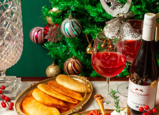 Taftoon Bar & Kitchen brings to you a Christmas Menu, enticing you with a joyful spirit!